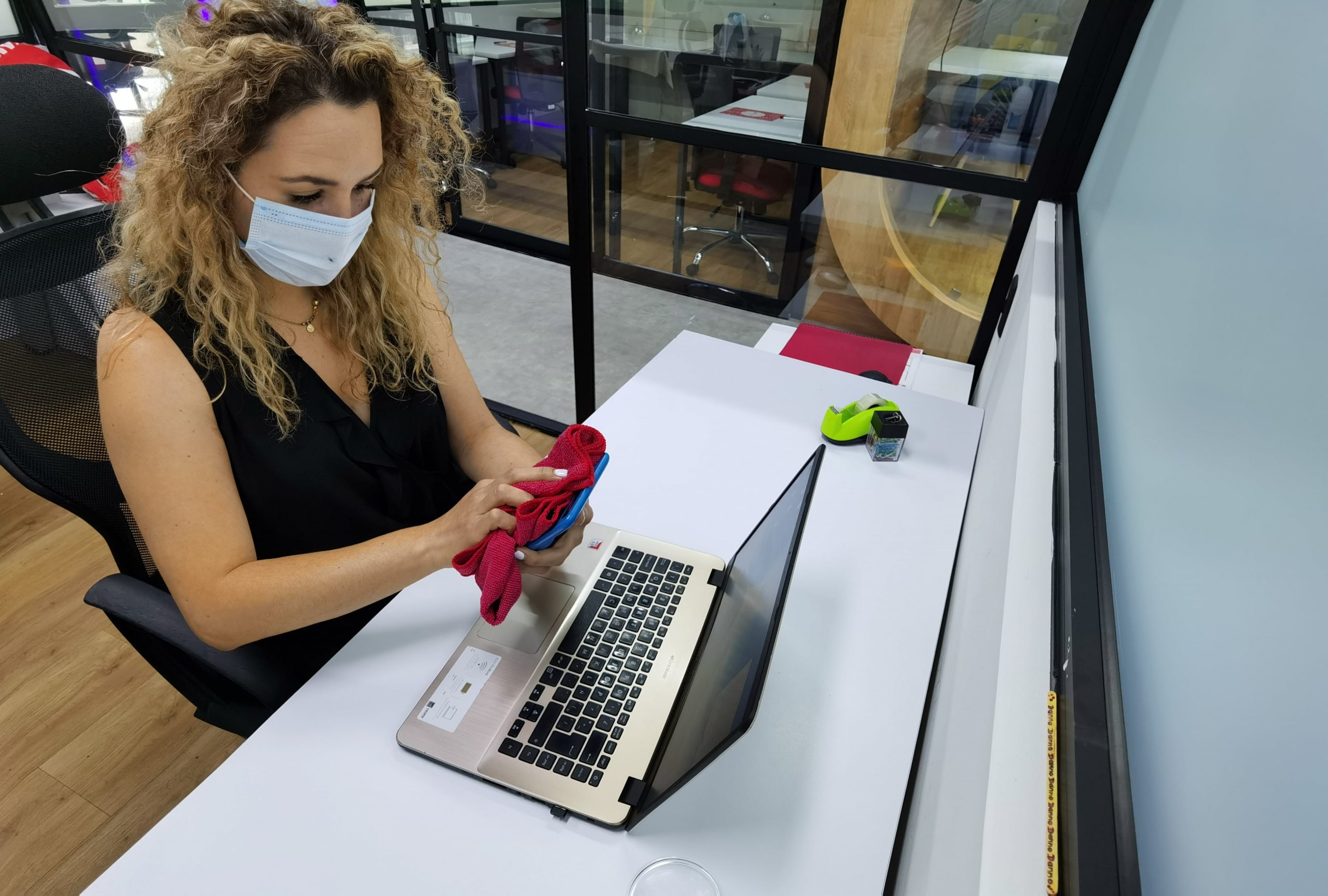 ¿Cómo mitigar la propagación de COVID-19 en tu oficina?