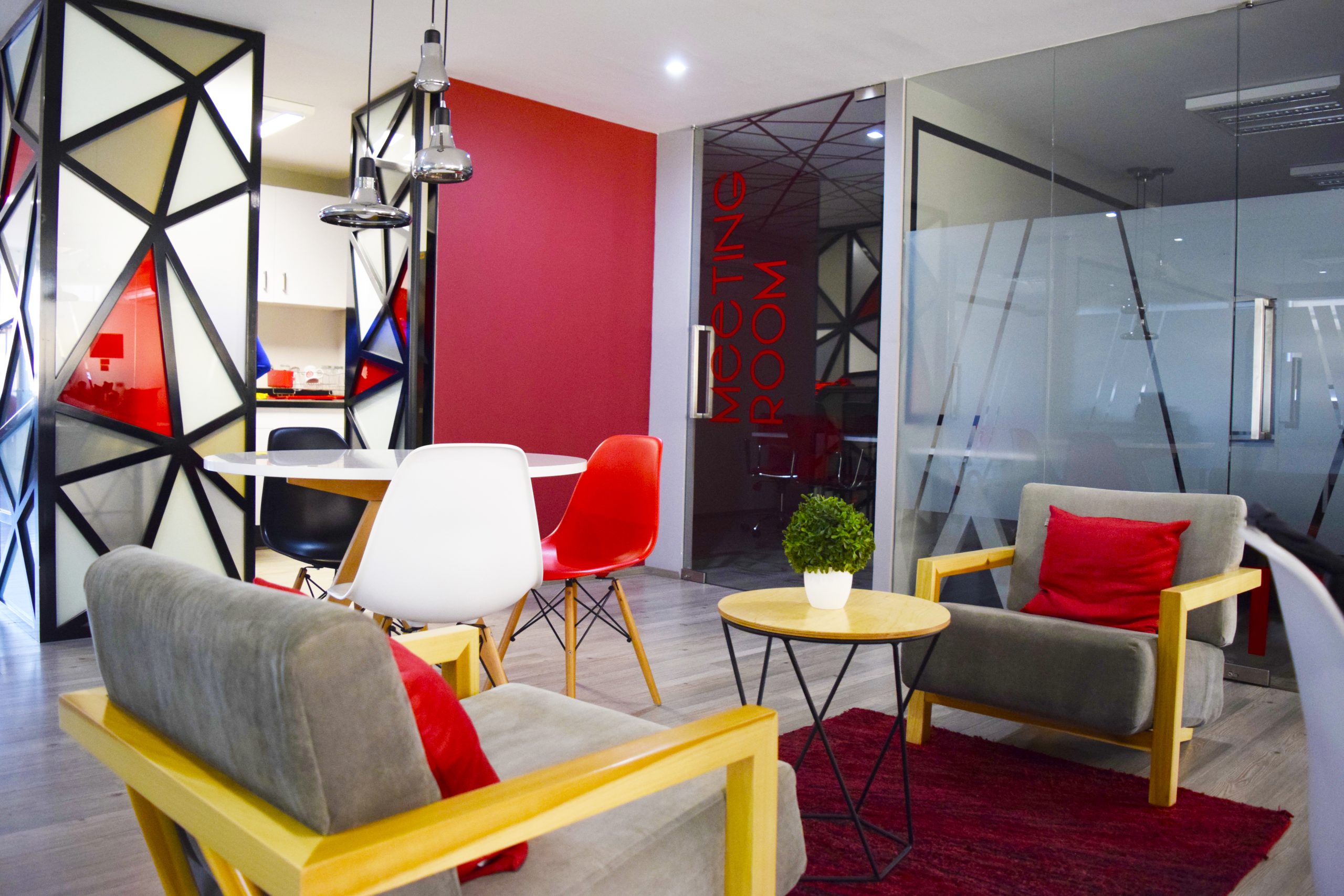 El secreto de los emprendedores exitosos: espacios que potencian su productividad